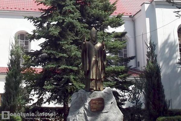 Pomnik Jana Pawła II w Bogatyni, fot. archiwum bogatynia.info.pl