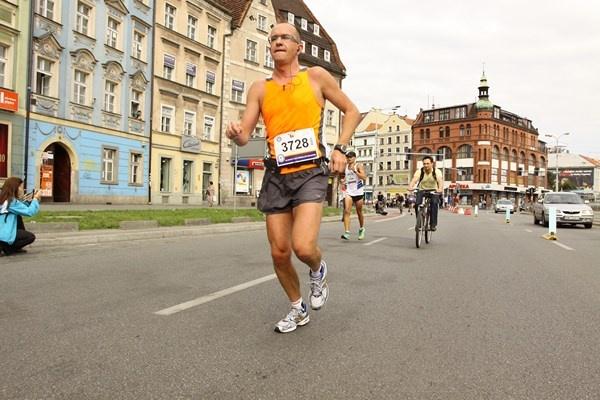 Adrian Antczak podczas maratonu we Wrocławiu, fot. z prywatnego archiwum A. A.
